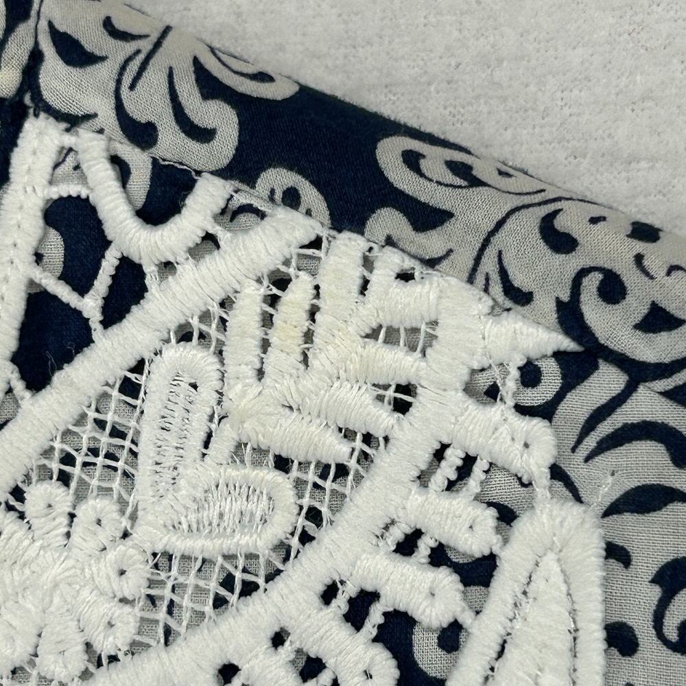 TALBOTS Top M Lace Bib Tunic Medallion Print Split Neck 3/4 Sleeve Cotton Blue - Picture 4 of 10